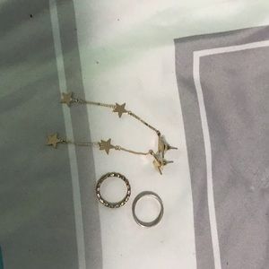 2 rings and one pair one earrings